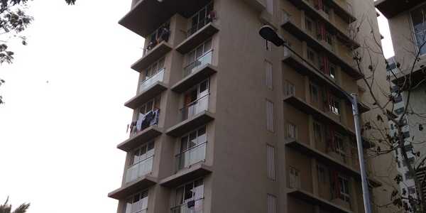 4 BHK Apartment For Sale At 17th Road, Santacruz West.