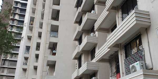 Distress Price at 20 Lakhs Less, for  2 bhk for Sale in Nalanda Usha Colony, Malad West, in Evershine Nagar - 650 sq.ft Carpet area