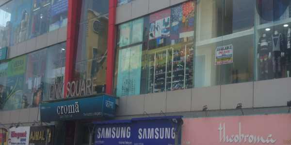 480 sq.ft. Commercial Shop at Linking Road, Bandra West.