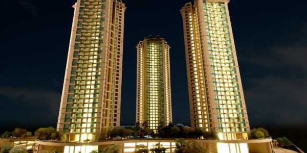 2.5 BHK Apartment in Oberoi Springs at New Link Road, Andheri West.