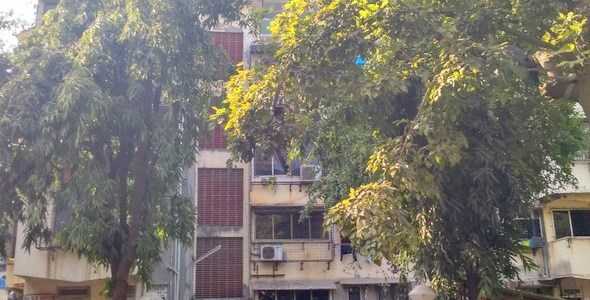 2 BHK Apartment For Sale At 17th Road, Khar West.