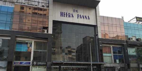 Commercial Shop for Rent in Heera Panna Mall , Andheri Link Rd , Andheri West , Mumbai.