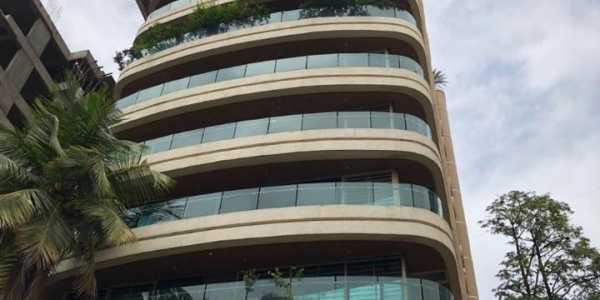 4 BHK Apartment For Rent At Grand Imperial, 16th Road, Khar West.